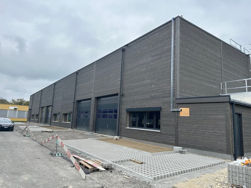 Moderna sala commerciale a Studen in affitto! (5)