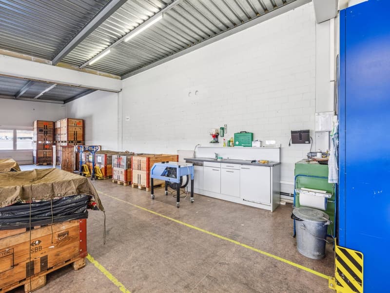 Spacious Warehouse for Rent in Knutwil (7)