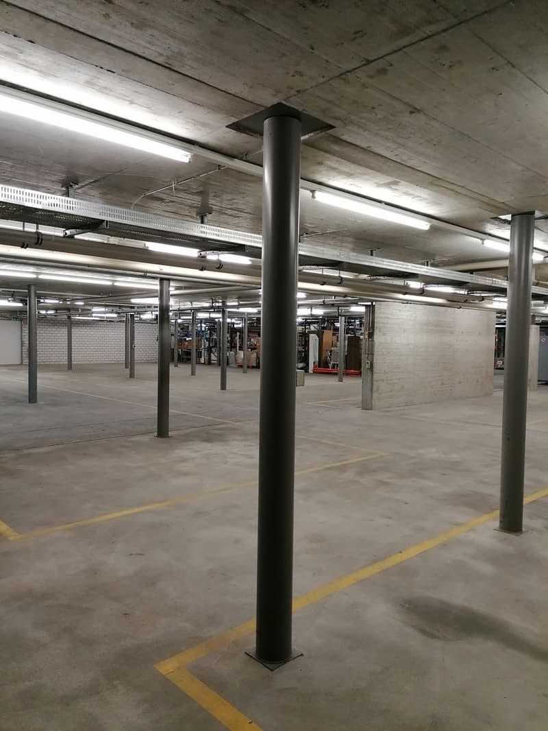 Beleuchtete Lagerfläche im Zentrum von Nidau zu vermieten! (4)