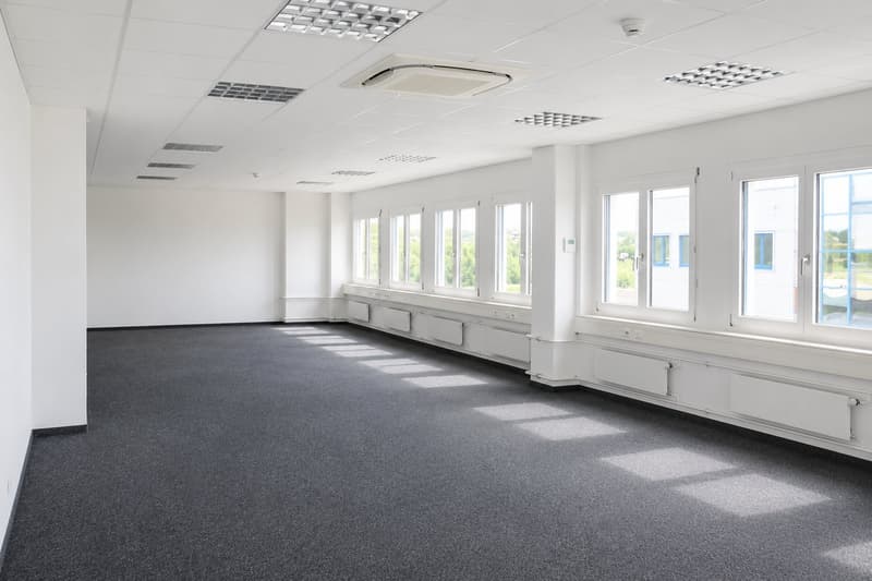 Practice, office and commercial space – all under one roof. At attractive conditions. (5)