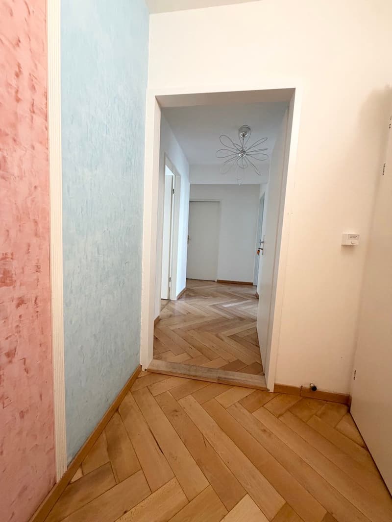 Moderne 3-Zimmer-Wohnung mit Balkon in Binningen (10)