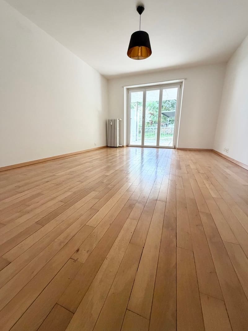 Moderne 3-Zimmer-Wohnung mit Balkon in Binningen (3)