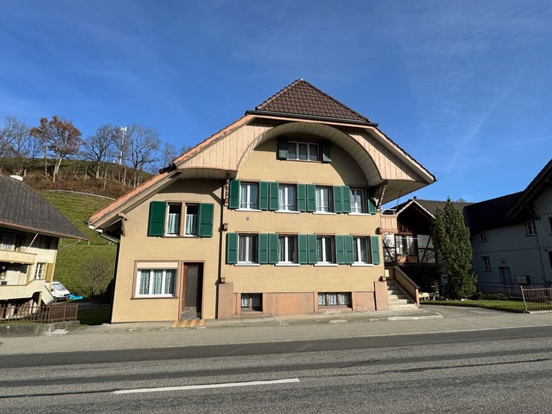 Bäraustrasse 27- 3 Familienhaus mit Entwicklungspotential