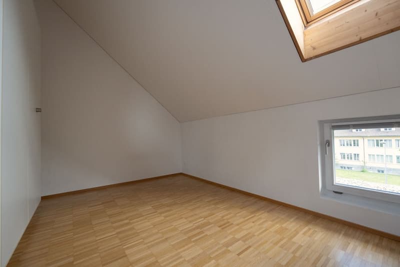 3.5 room maisonette apartment with balcony and view (8)