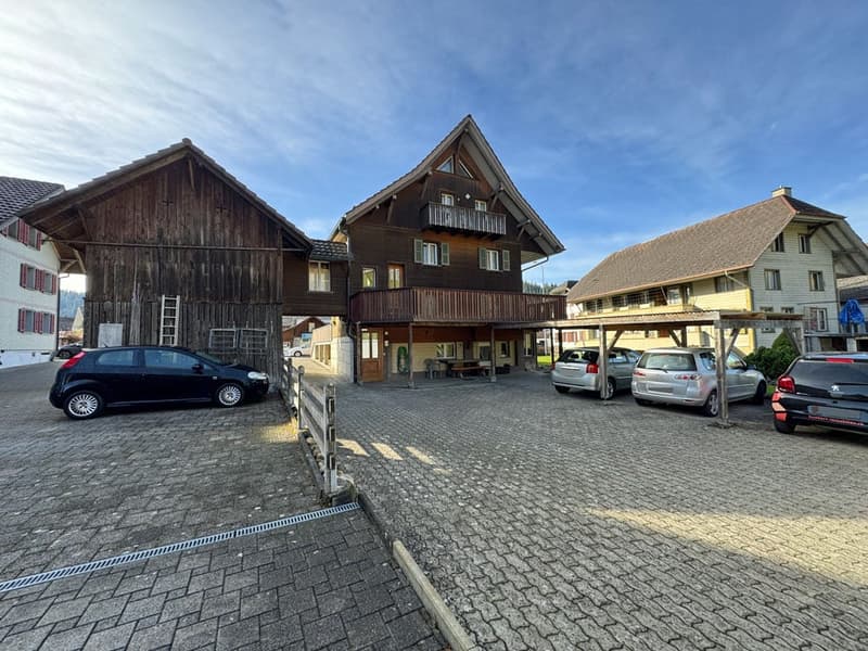 Espace généreux - opportunités diverses - maison de 3 familles à Bärau (15)