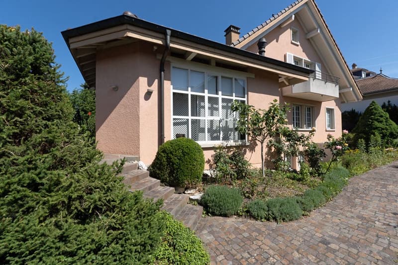 Representative villa in Münsingen (2)