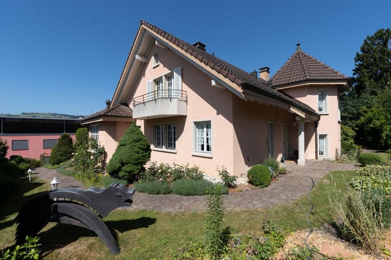 Representative villa in Münsingen (1)