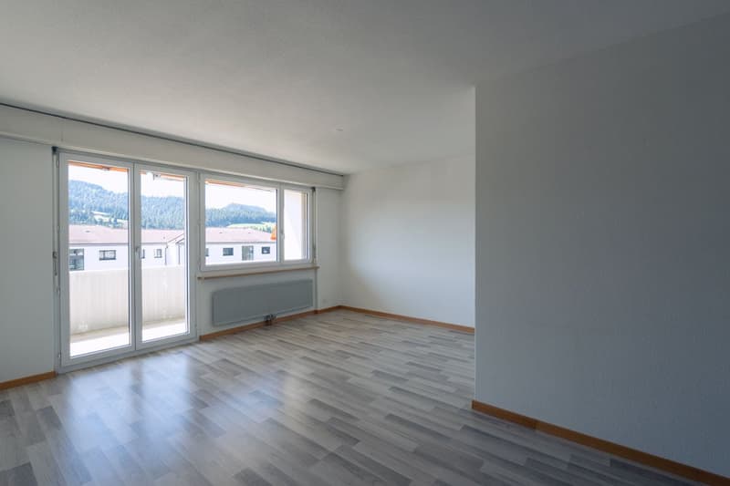 2.5-Zimmer-Wohnung mit Balkon und schöner Aussicht (6)