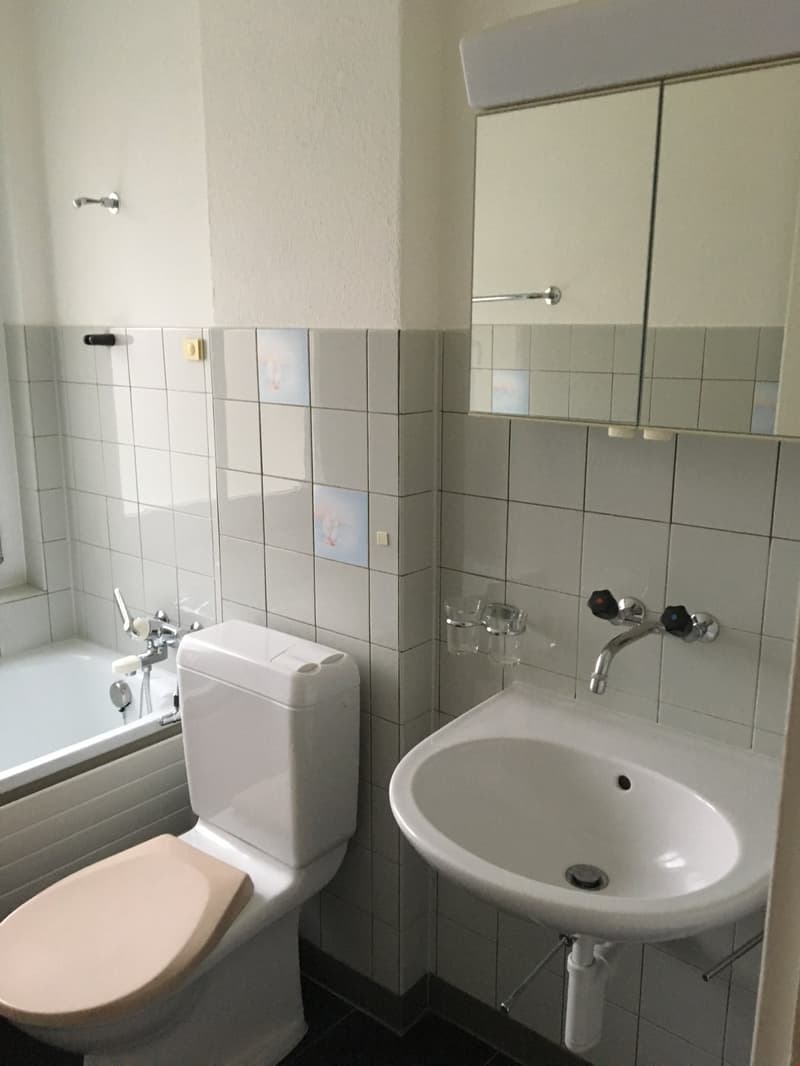 Beautiful 3.5-room old building apartment in Murten (8)