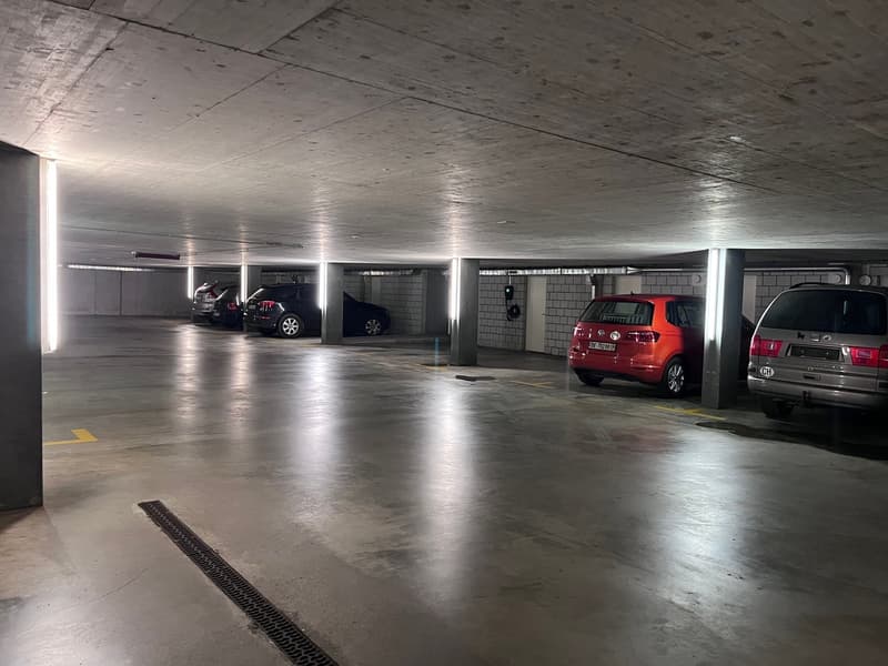 Posto auto con wallbox a Utzenstorf in affitto (4)