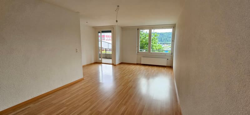 Appartamento 3.5 locali luminoso con balcone a Brügg (3)