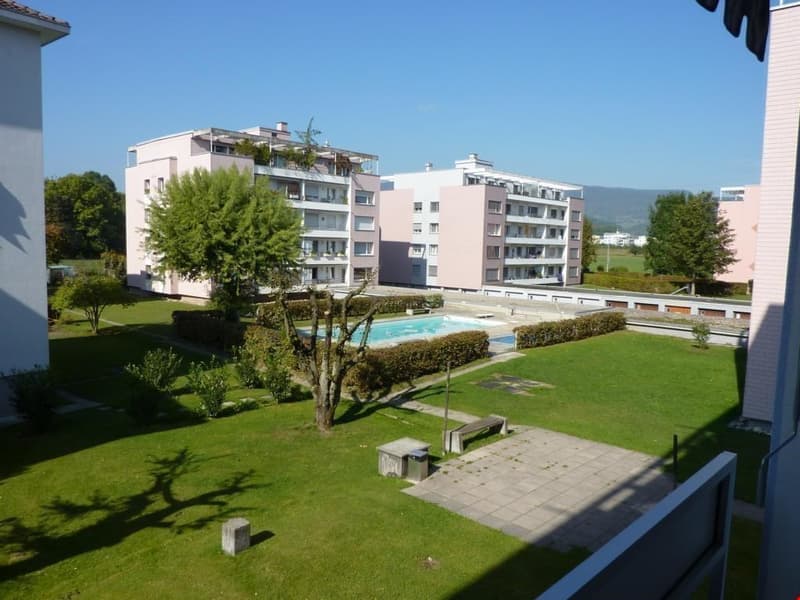 teilrenovierte 5.5-Attikazimmerwohnung an ruhiger Lage mit Aussen-Pool (1)