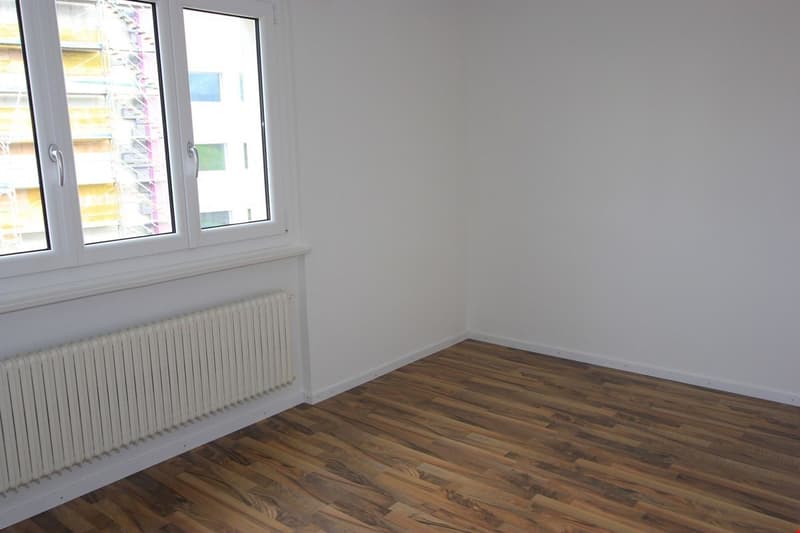 schöne 4.5-Zimmerwohnung mit grossem und sonnigem Balkon (9)