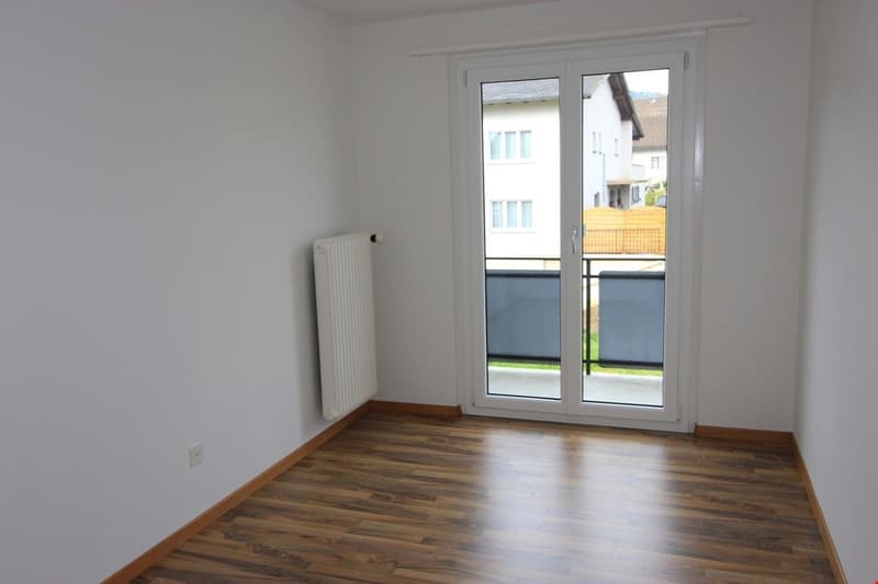 schöne 4.5-Zimmerwohnung mit grossem und sonnigem Balkon (8)