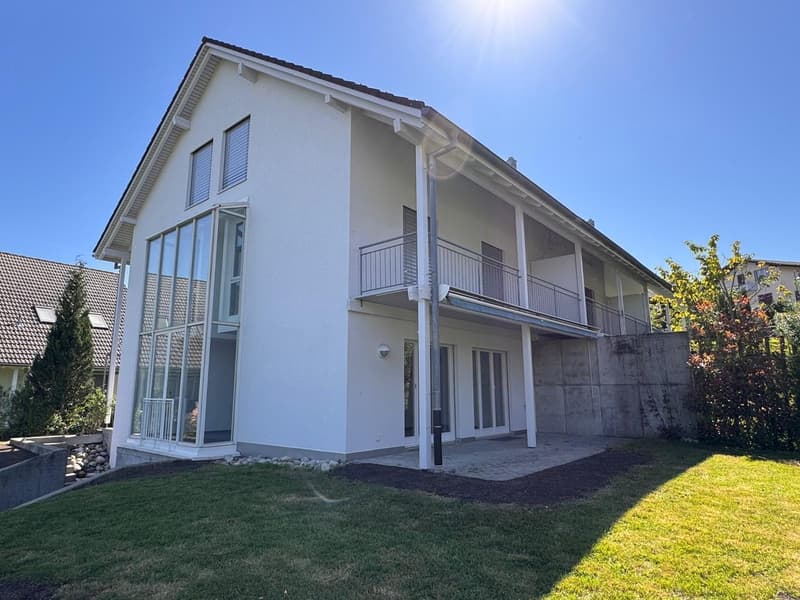 Newly renovated 6.5-room single-family house with studio apartment (1)