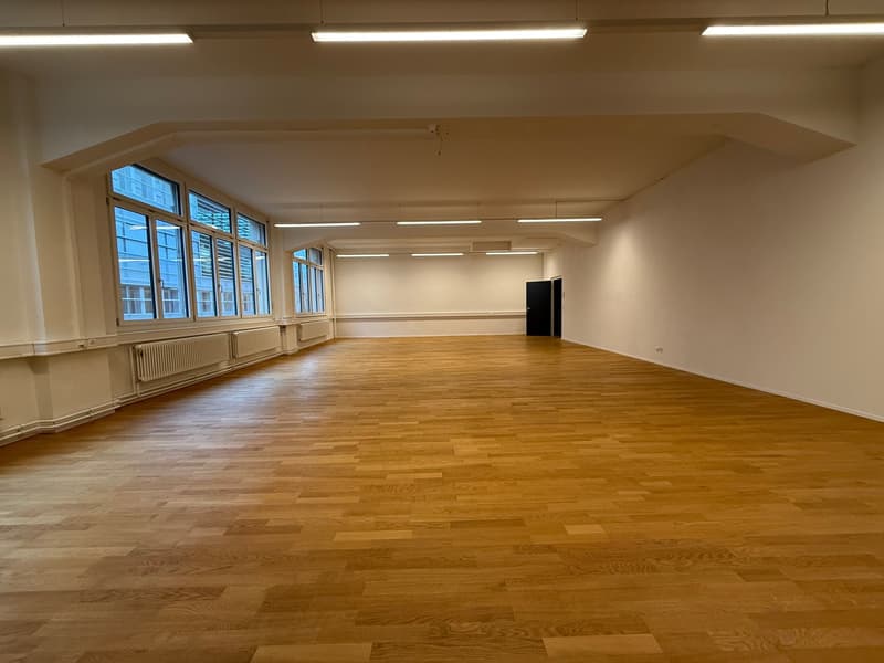 Espaces de bureau ouverts et lumineux dans le centre-ville (5)