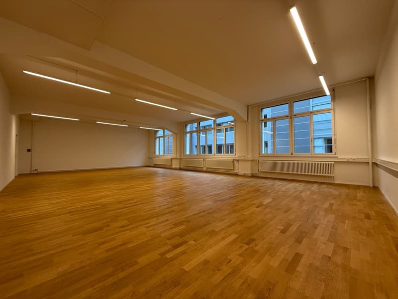 Espaces de bureau ouverts et lumineux dans le centre-ville (3)