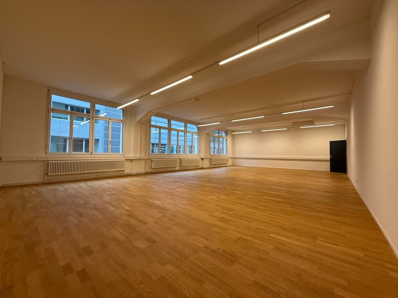 Espaces de bureau ouverts et lumineux dans le centre-ville (4)