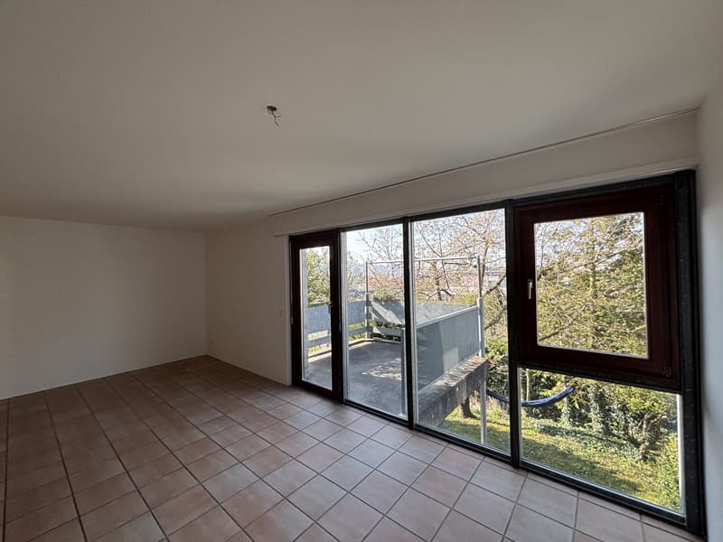 Affascinante appartamento di 3.5 locali nel popolare quartiere di Linde con balcone (4)