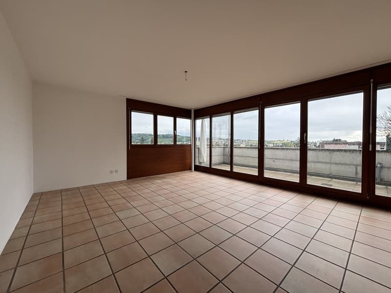 Appartamento di 4.5 locali con balcone e vista panoramica a Biel (3)