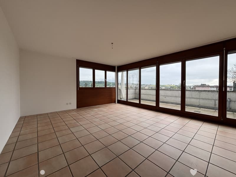 Charmante 4.5-Zimmer-Wohnung mit Balkon und schöner Aussicht in Biel (3)