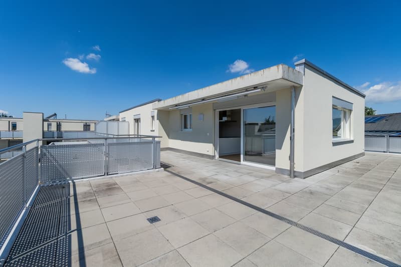 TOP MODERNE 3.5-Zimmer-Attikawohnung mit grosse Terrasse (1)
