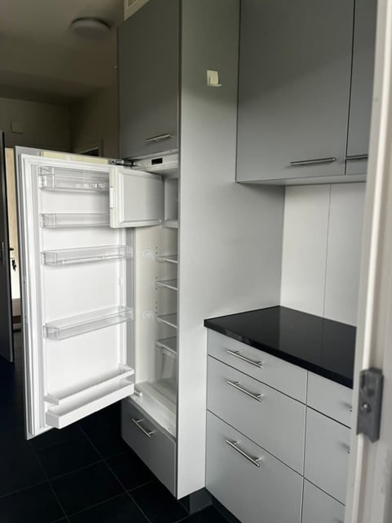 Appartement lumineux 2.5 pièces avec balcon à Brügg – disponible immédiatement ! (2)