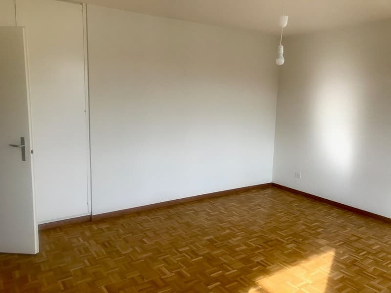 Appartement lumineux 2.5 pièces avec balcon à Brügg – disponible immédiatement ! (6)