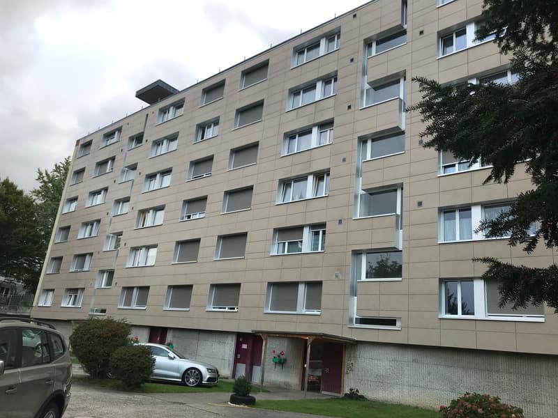 Appartement lumineux 2.5 pièces avec balcon à Brügg – disponible immédiatement ! (8)