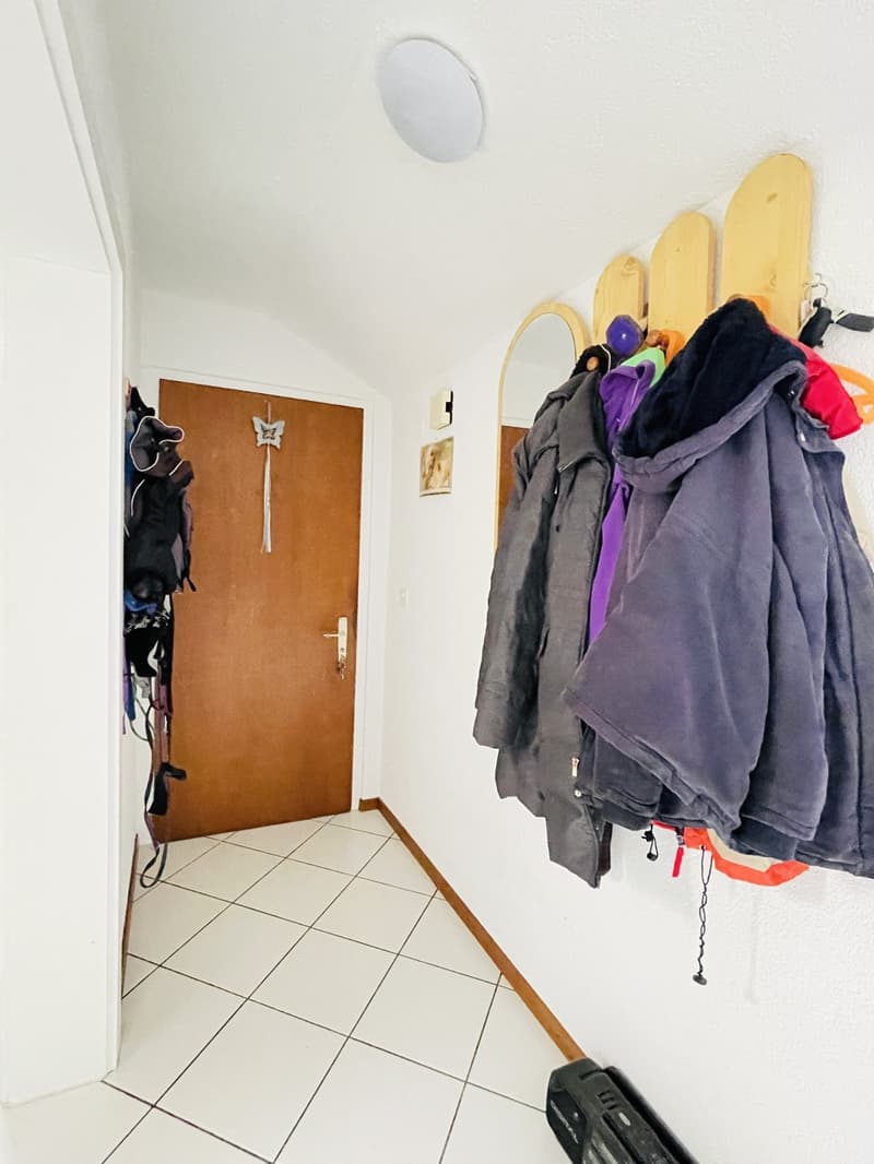 Appartamento di 3 camere nel sottotetto in una posizione tranquilla (7)
