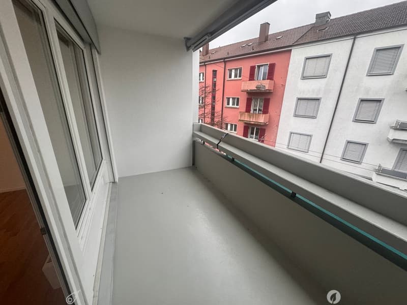 Komplett renovierte 1-Zimmerwohnung im Mettquartier (4)