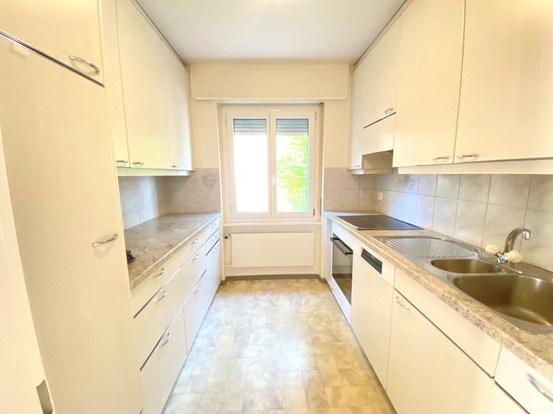 Appartamento attraente 4½ locali con balcone in una posizione tranquilla (2)