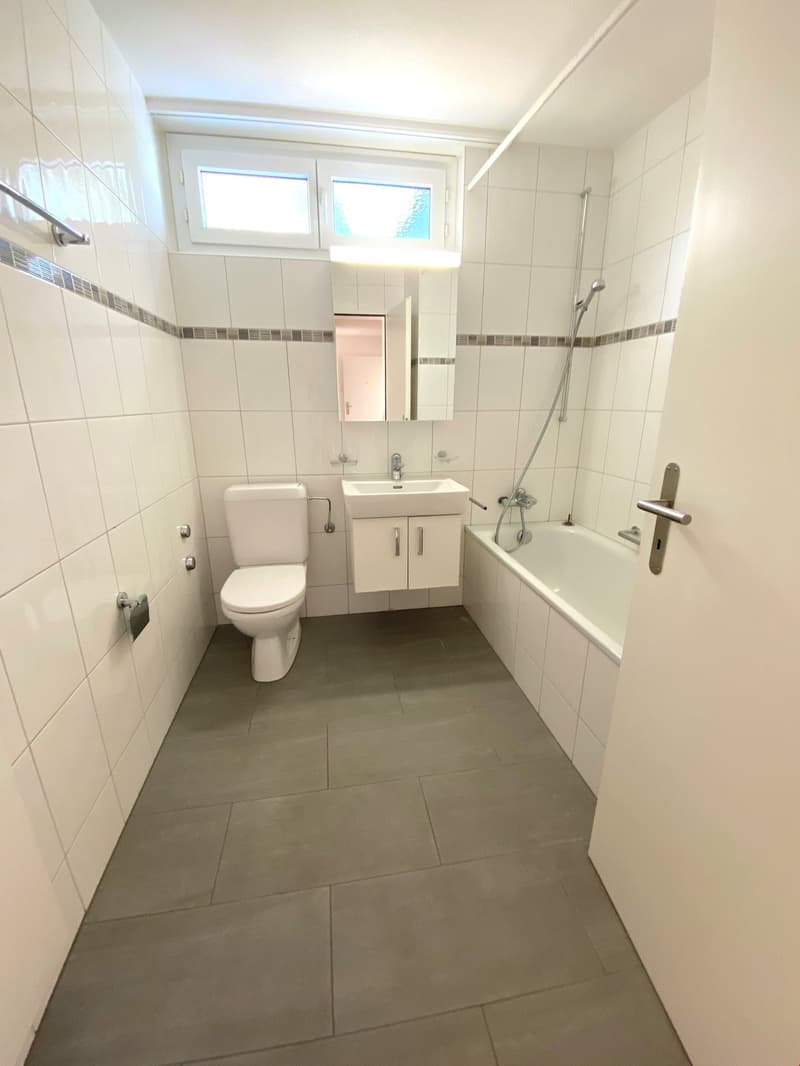 Appartamento attraente 4½ locali con balcone in una posizione tranquilla (5)