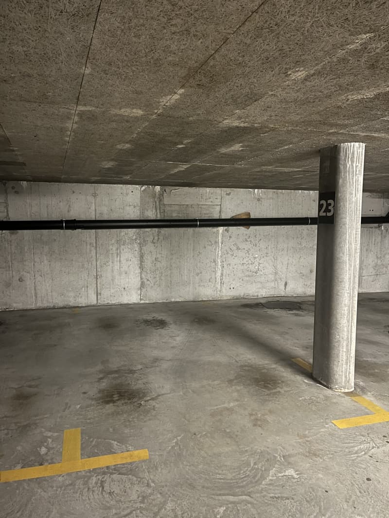 Einstellhallenplatz im Stadtzentrum von Biel zum Mieten (2)