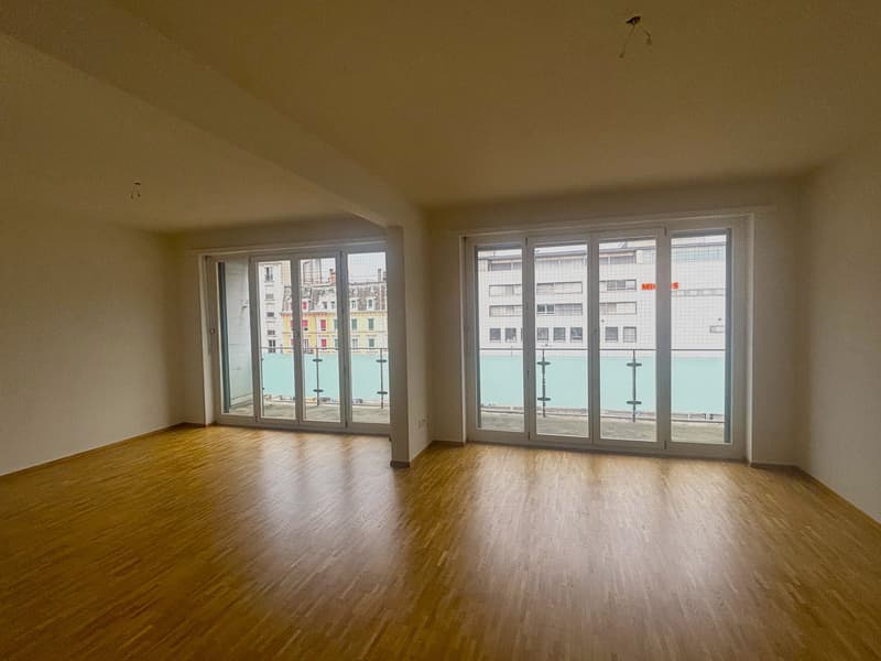 Charmante 2.5-Zimmer-Wohnung mit Cheminée in Biel (2)