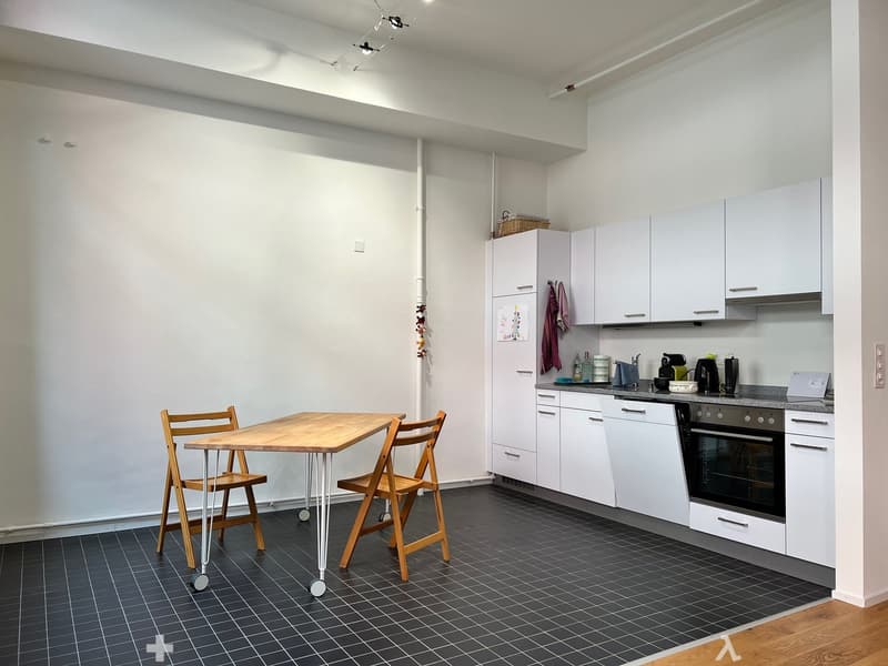 Grosszügiges Loft-Atelier / Büro an zentraler Lage (5)