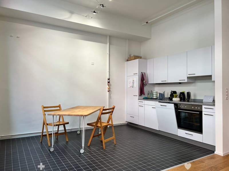 Grosszügiges Loft-Atelier / Büro an zentraler Lage (5)