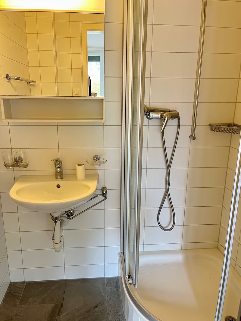 Biel, 2.5-Zimmer-Wohnung mit zwei Balkonen an Aarbergstrasse 86 (10)