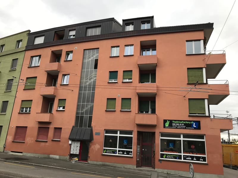Biel, 2.5-Zimmer-Wohnung mit zwei Balkonen an Aarbergstrasse 86 (14)