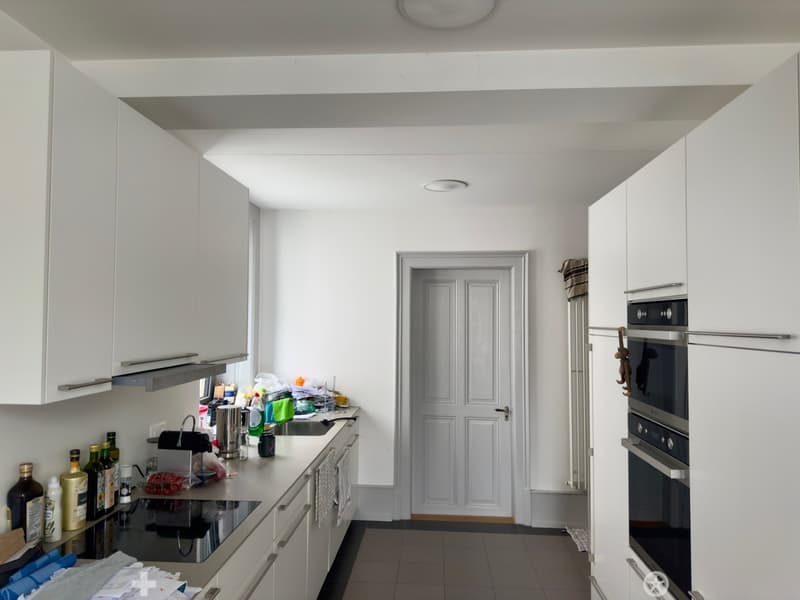 Charmante 2½-Zimmerwohnung im Herzen von Biel (5)