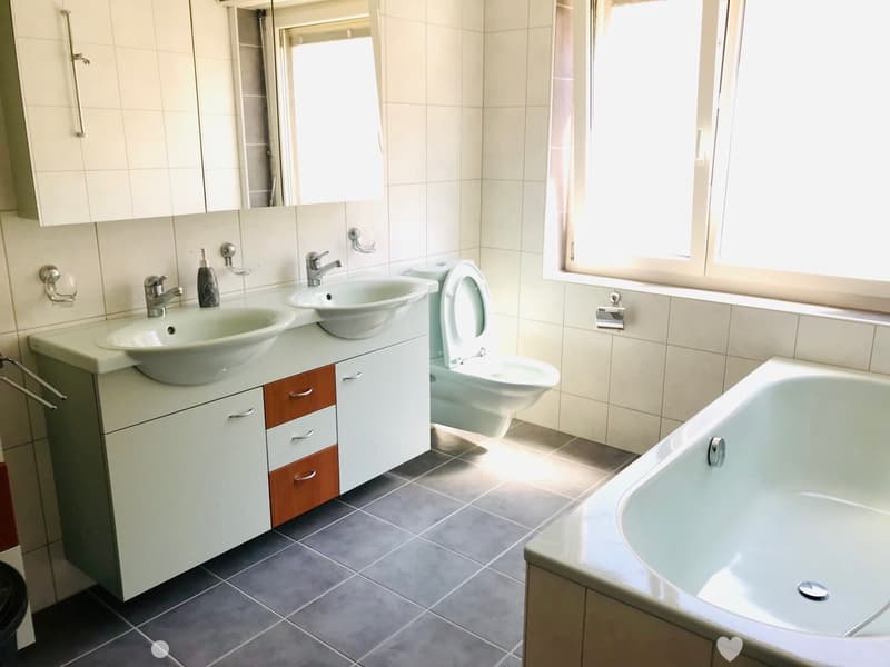 Helle 3.5-Zimmer-Wohnung an zentraler Lage in Biel (3)