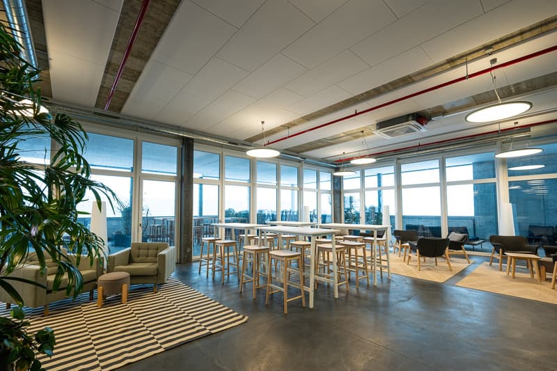 Office space with large rooftop terrace (6)