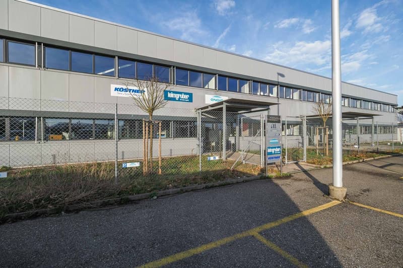 Spazio espositivo/spazio commerciale/spazio fisioterapia (177 m2) nel cuore della Svizzera (4)