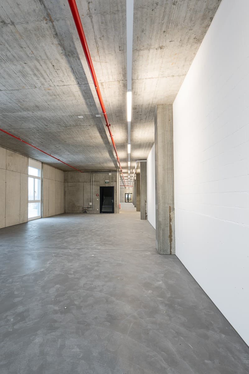 333 m2 di spazi per uffici (piani intermedi) (2)