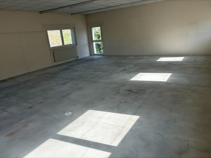 Bâtiment expédition les 2 salles de conférences à l''expeédition Moudon (5)