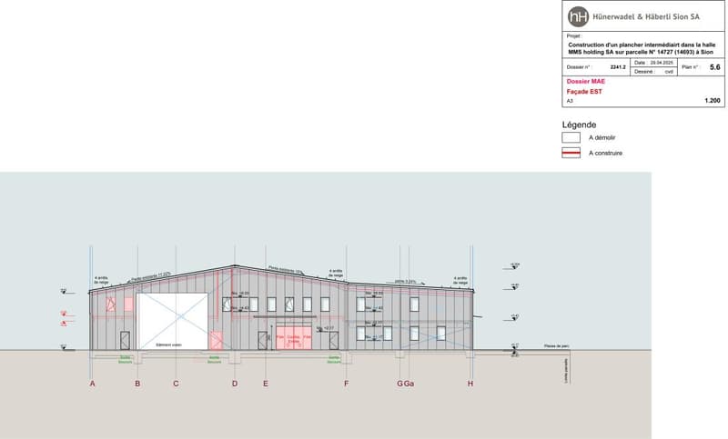 Office building floor plan with designated areas, doors, windows, and height indicators