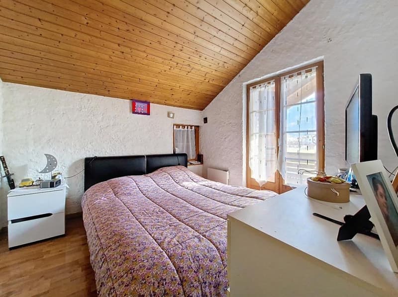 Fully, charming 5.5-room house of 160 m2 with garage and parking spaces (10)