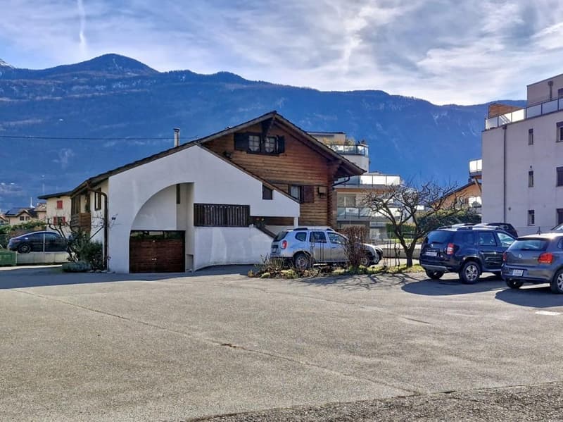Fully, charming 5.5-room house of 160 m2 with garage and parking spaces (21)