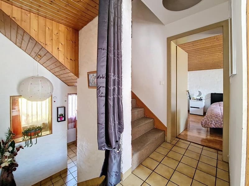 Fully, charming 5.5-room house of 160 m2 with garage and parking spaces (8)