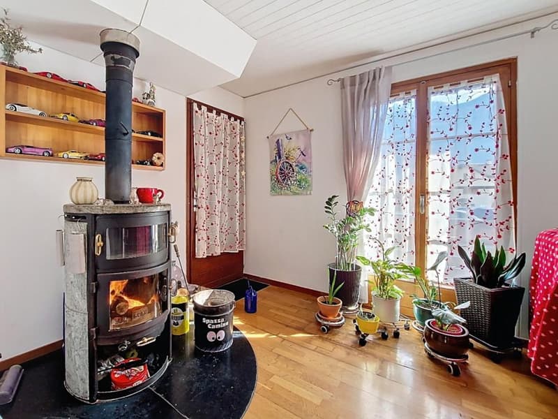 Fully, charming 5.5-room house of 160 m2 with garage and parking spaces (4)